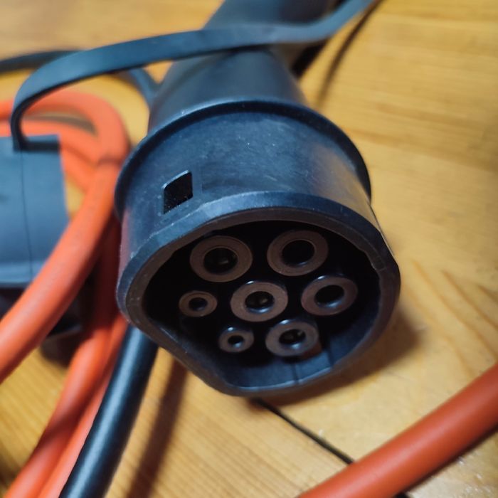 Aptiv - зарядно за ел автомобил