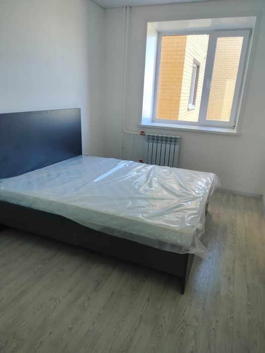 продам новую кровать с матрасом