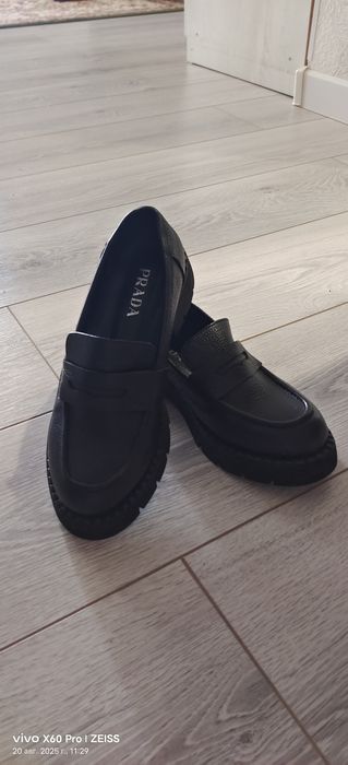 Срочно продам женский туфли