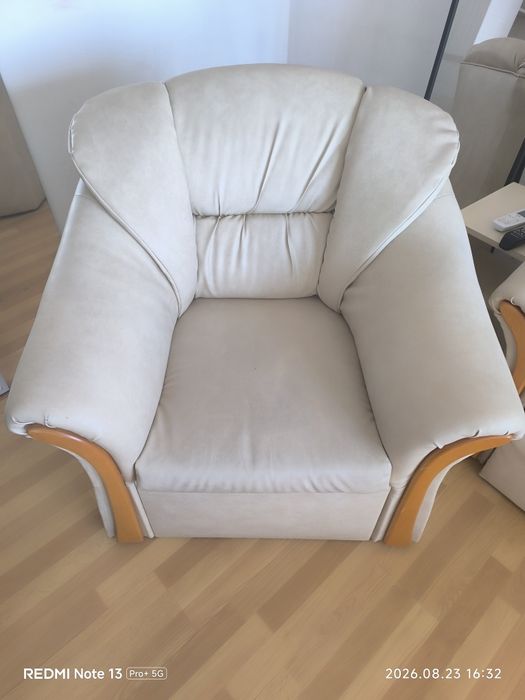 Set canapea extensibila cu fotolii din piele naturală