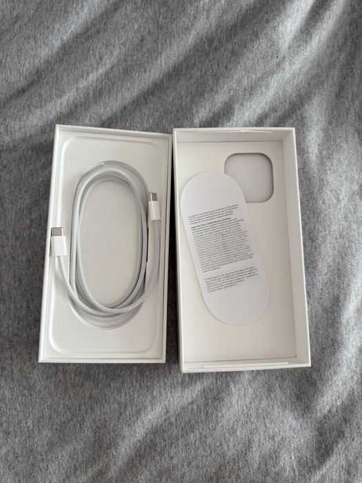 Iphone 16 pro max.