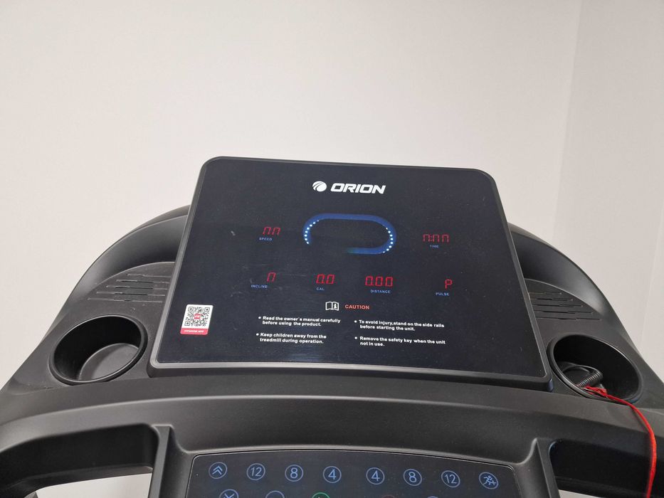 Banda de alergat electrica Orion Sprint C6, viteza maxima 20 km/h, bluetooth, motor 4CP, greutate maxima suportata 150kg, inclinare automata