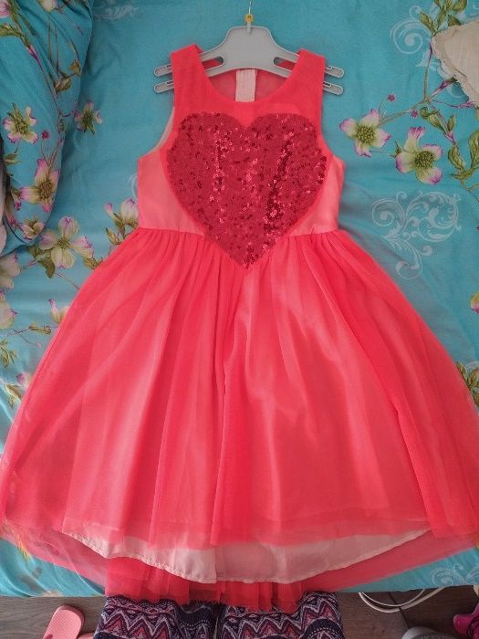 Rochie deosebita, de ocazie, marca H&M, masura 134, pentru 8-10 ani