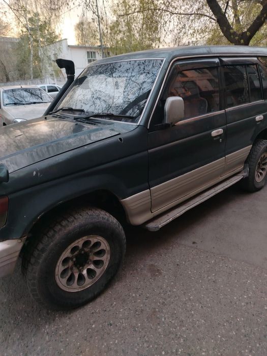 Mitsubishi pajero  1993г