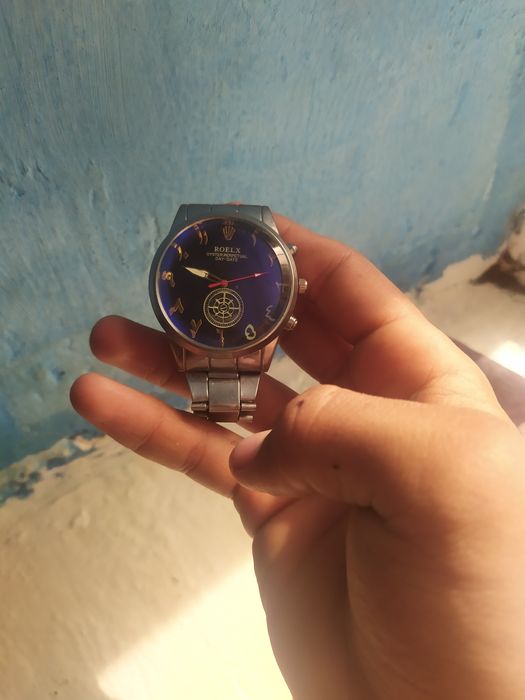 Har Hil turdagi soatlar srochana sotiladi