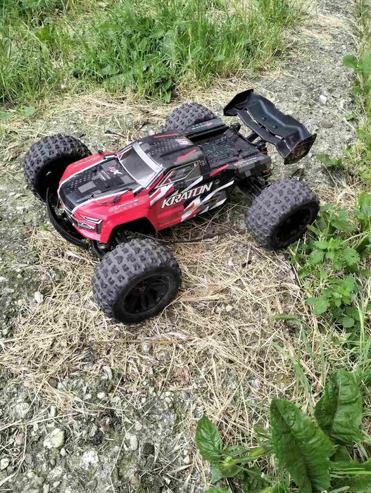 СПЕШНО! Arrma Kraton 6S V5 BLX – Много запазен, с безчетков Savox и сериозен тунинг