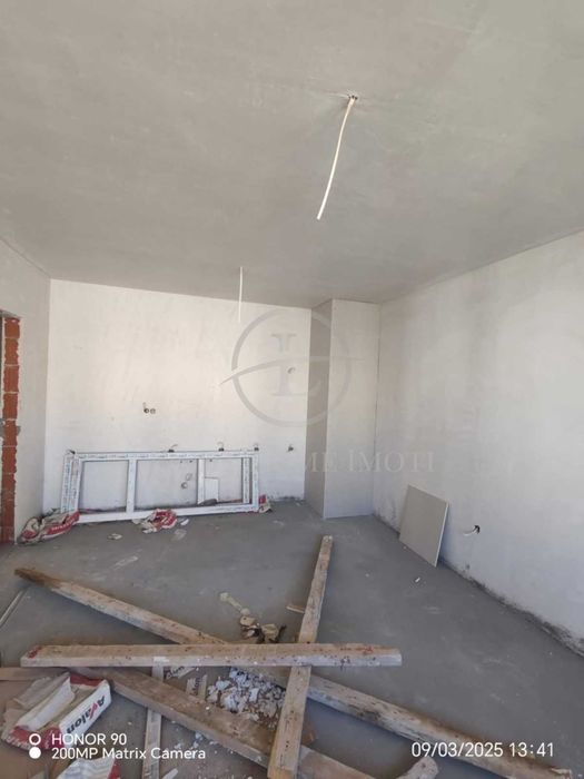 Продава се Тристаен апартамент в Пловдив, Южен - 83 кв.м за 784 €/кв.м - Снимка #1