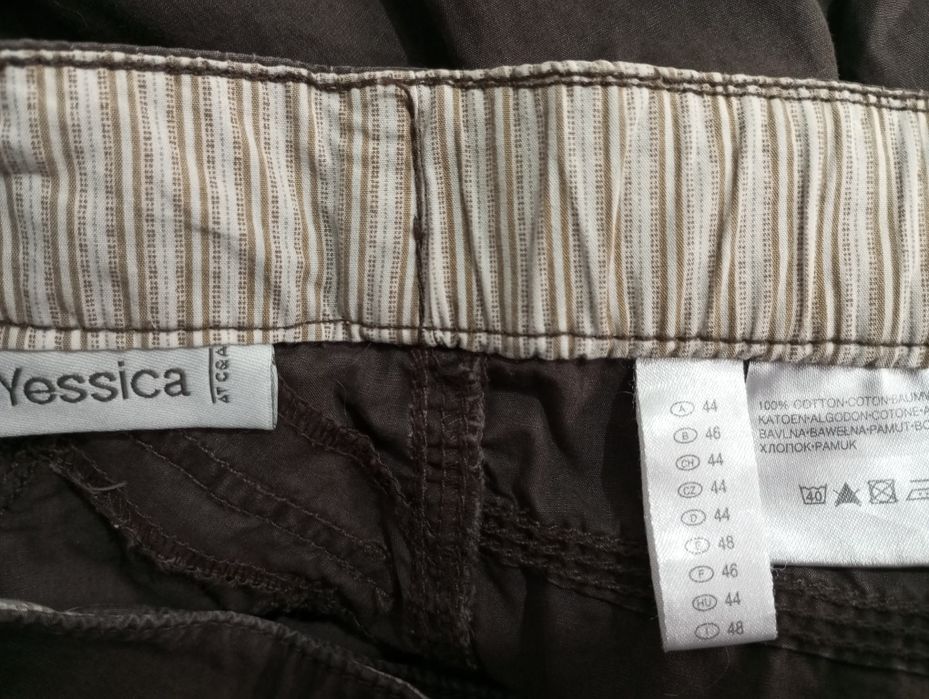 Pantaloni scurți subțiri mărimea 44, marca C&A