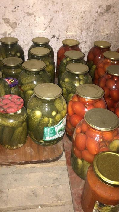 Дачные вкусные ассорти, хрустящие огурцы саленья