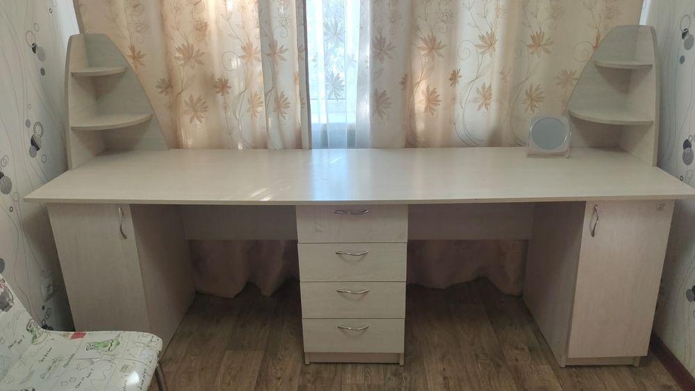 Продам письменный стол