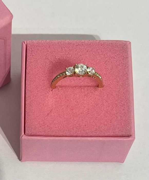 Златен пръстен Swarovski 18к позлатен чисто нов