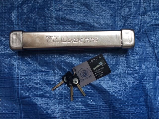 Надуваема лодка с твърдо дъно Yamaha 240S и двигател Yamaha F2,5A