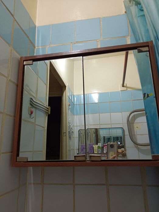 Шкафчик для ванной или прихожей.