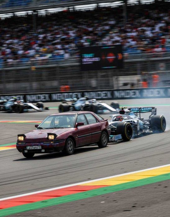 Автомобиль Mazda 323f bg