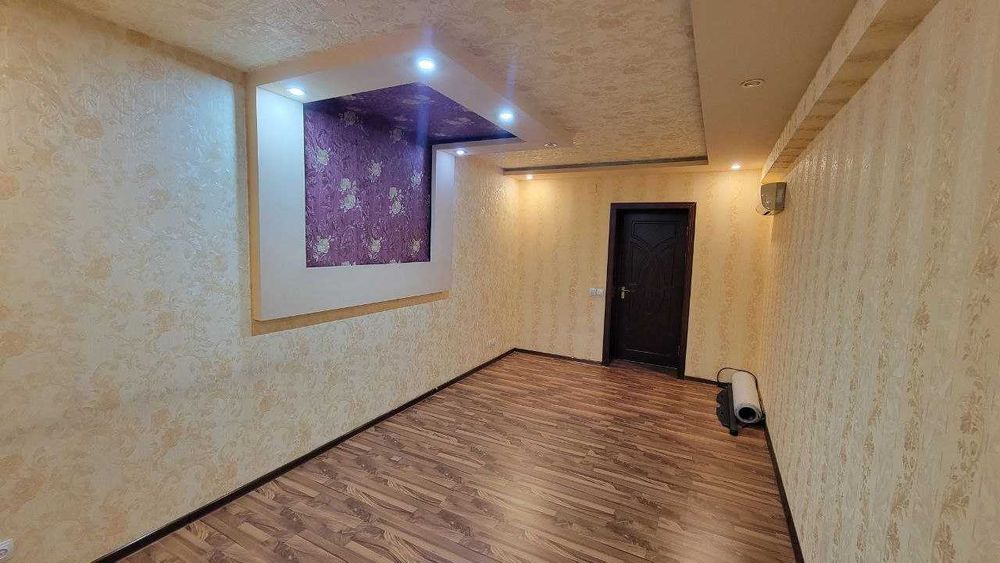 Продается срочно своя 3х комнатная квартира Нукус кинотеатр