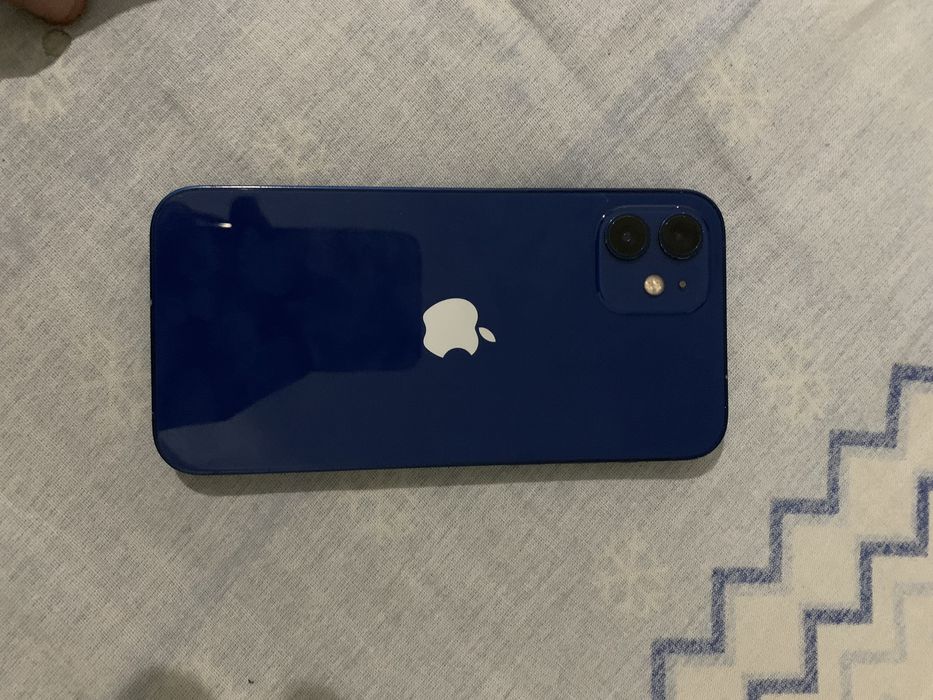Продаю iphone 12 в идеальном состоянии