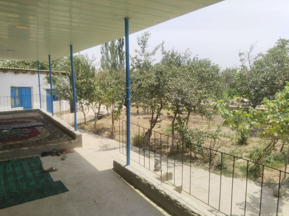 Barcha sharoitlari bor uy sotiladi