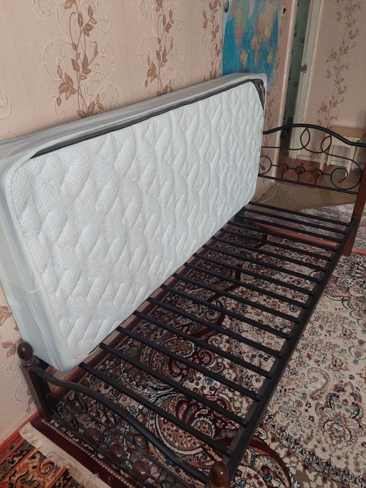 Продам красивую современную кровать.