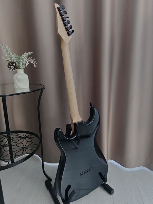 Электрогитара стратокастер