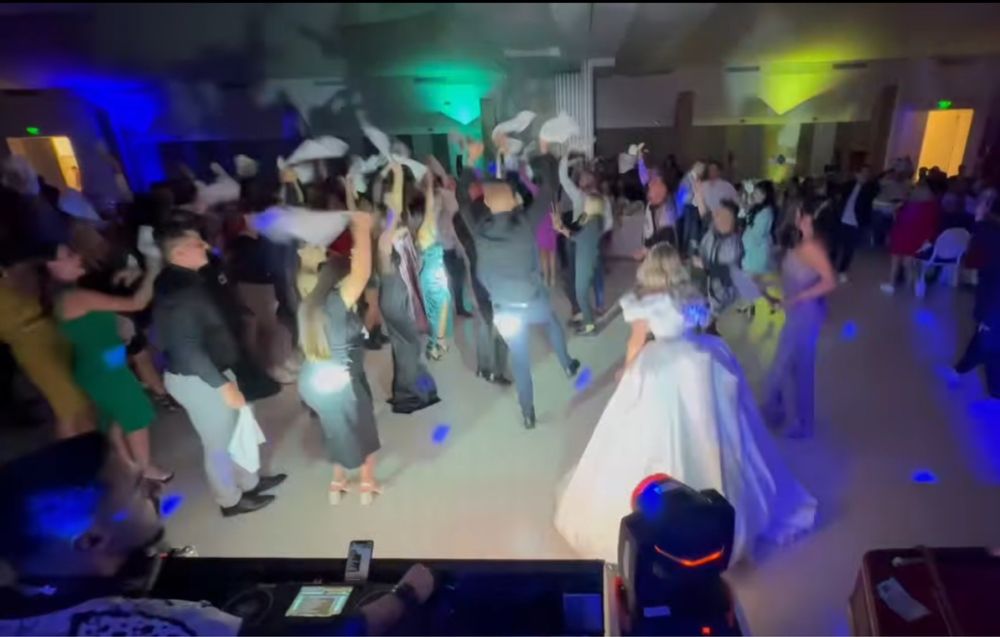 Dj pentru evenimente boxe lumini