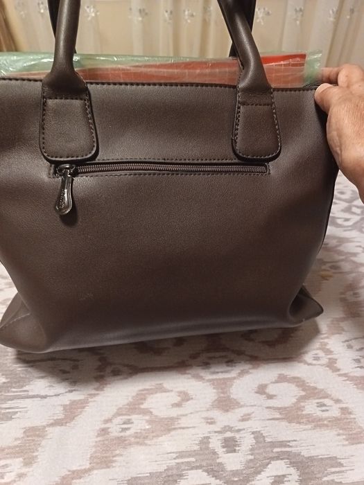 Женская, сумка коричневая очень удобная