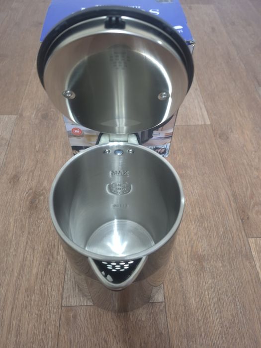 Электрический чайник 2.8 литра