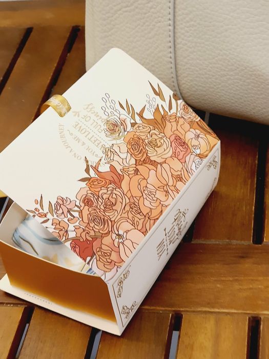 Eșarfă blue satinată elegantă 70x70 | Box Ready to Gift | Cadou sigur