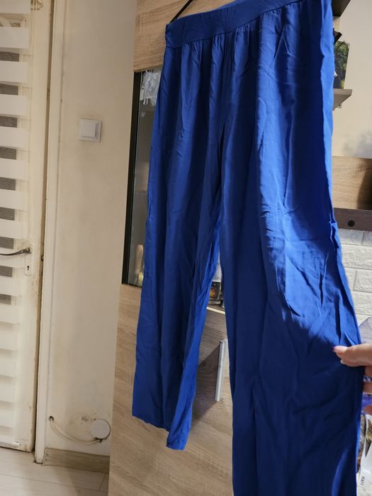 Pantaloni largi eleganti