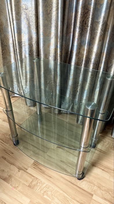 Продам столик в хорошем состоянии