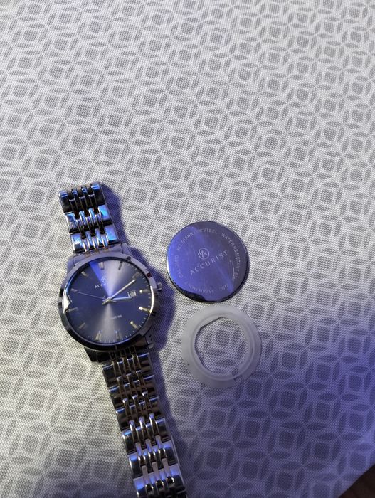 Ceas accurist 50 m water rezistant !