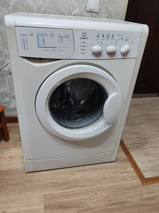 Продается стиральная машинка indesit оригинал