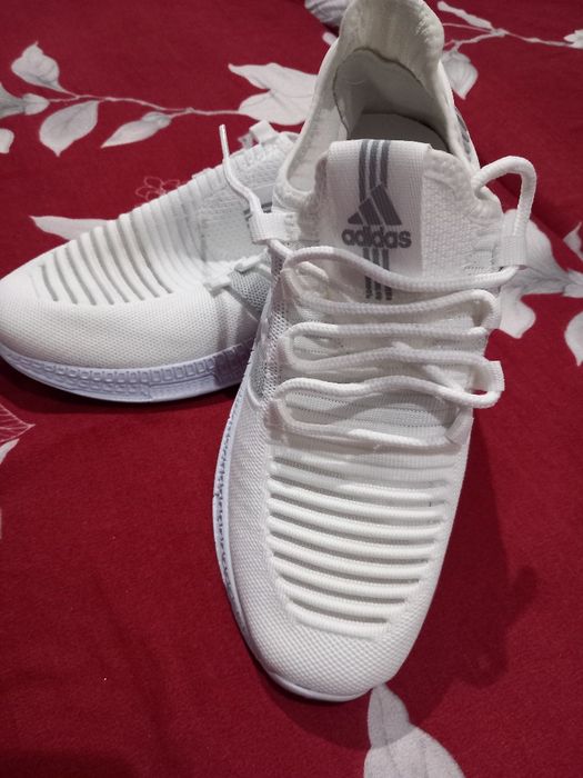 Adidași adidas noi