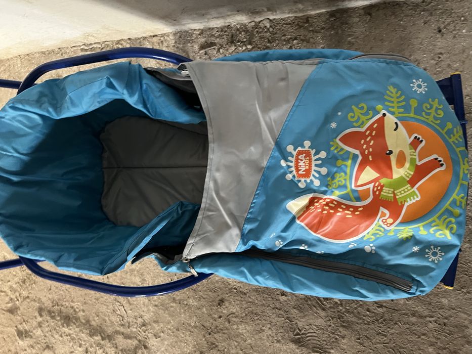 Продам санки детские с чехлом.