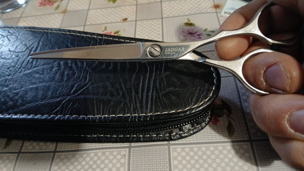 Foarfeci de tuns profesionale de la jaguar