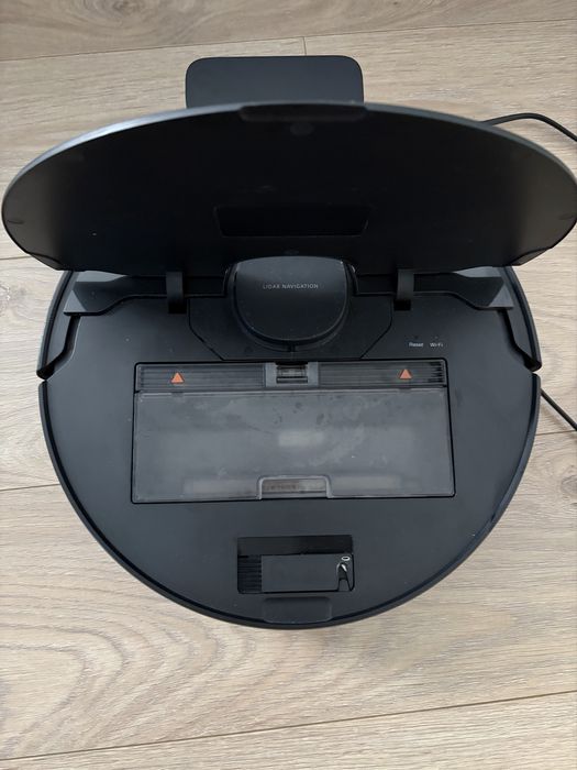 Моющий робот-пылесос Dreame