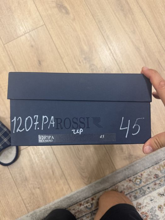 Продам мужские зимние ботинки