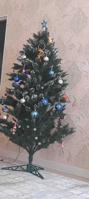 Продам ёлку в отличном состоянии