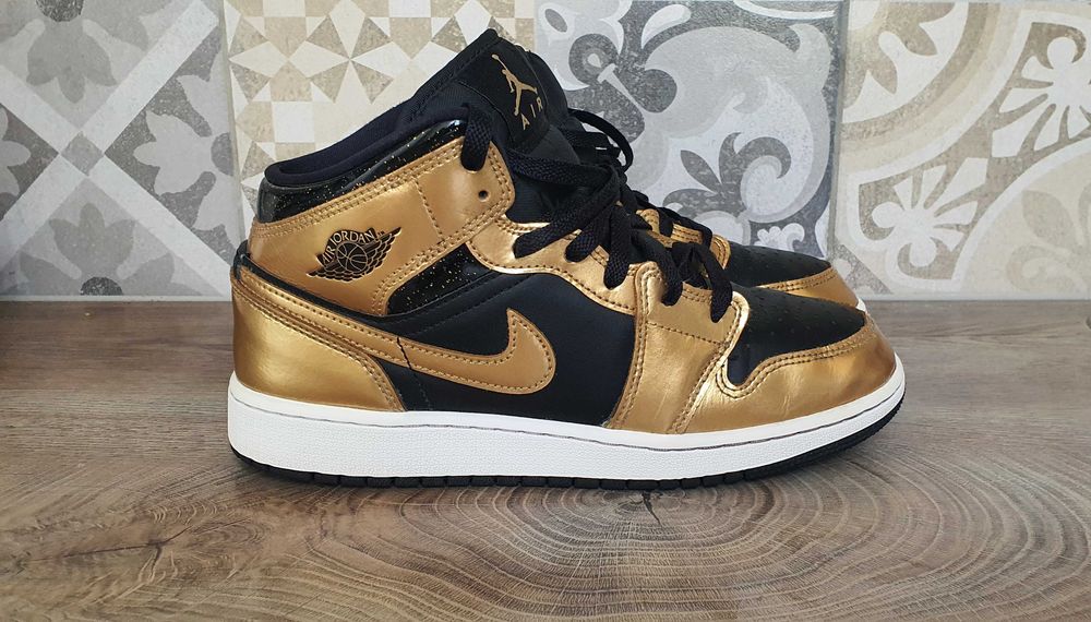 Nike Air Jordan 1 Gold