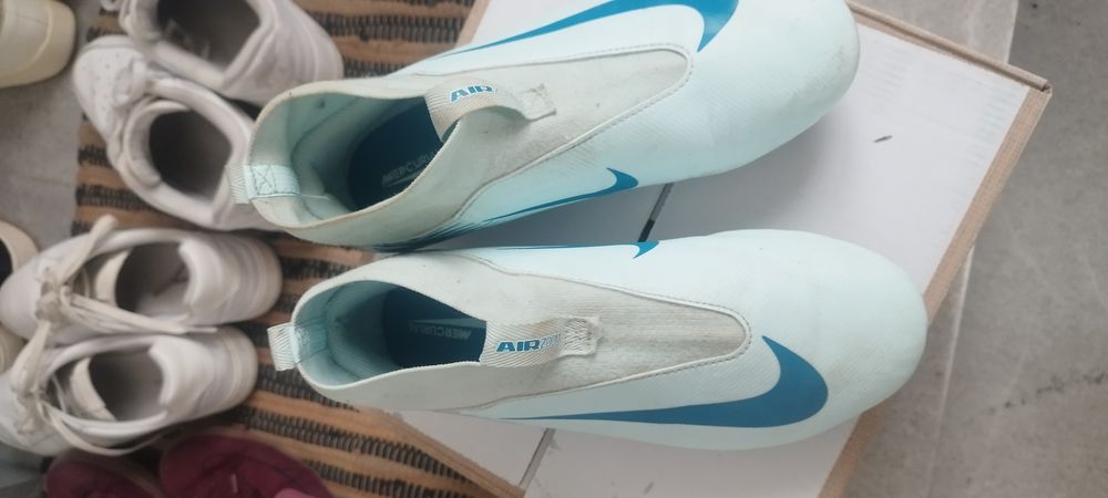 Бутонки и стоножки Nike
