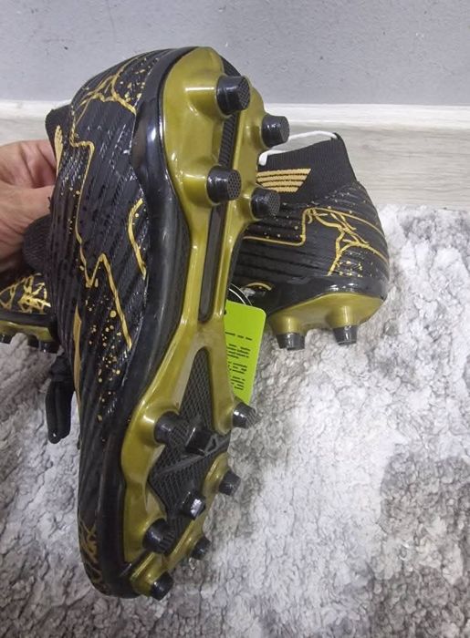 Детски бутонки за момче