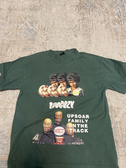 зеленая футболка размер L