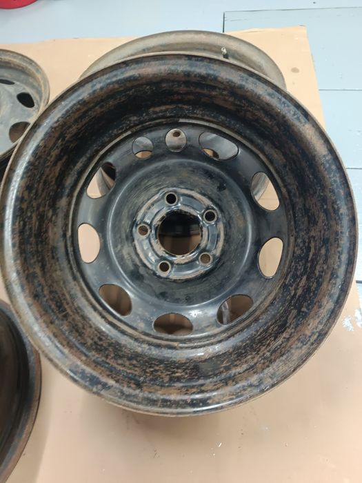 Продам стальные штампованные диски R15