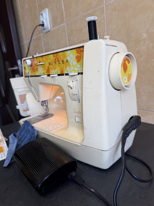 Masina Singer Starlet model 354 cu componente metal