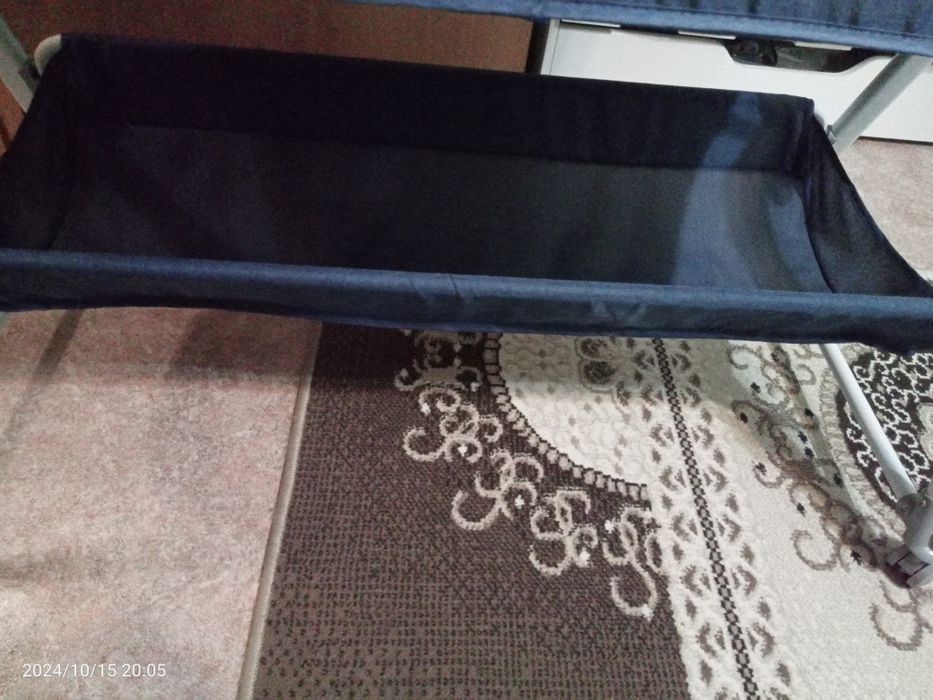 Продам приставную кроватку !