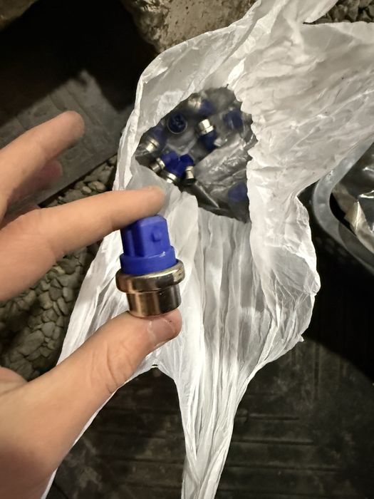 Продам запчасти на машины