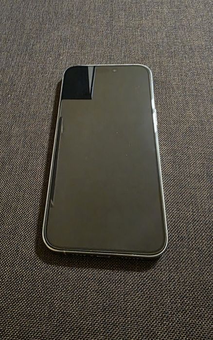 IPhone 15 pro max  + слушалки