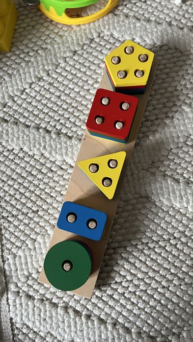 Продам развивающие игрушки