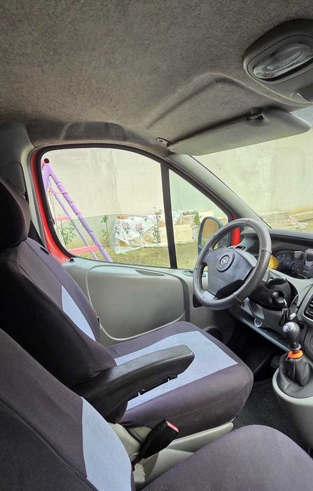 Opel Vivaro 2004 – 1.9 CDTI – 101 CP – Varianta lungă marfă – 3 locuri