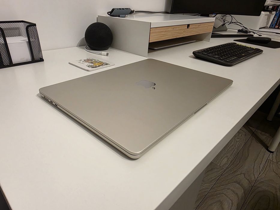 Macbook Air M2 2023 15 inch Gold / Starlight impecabil