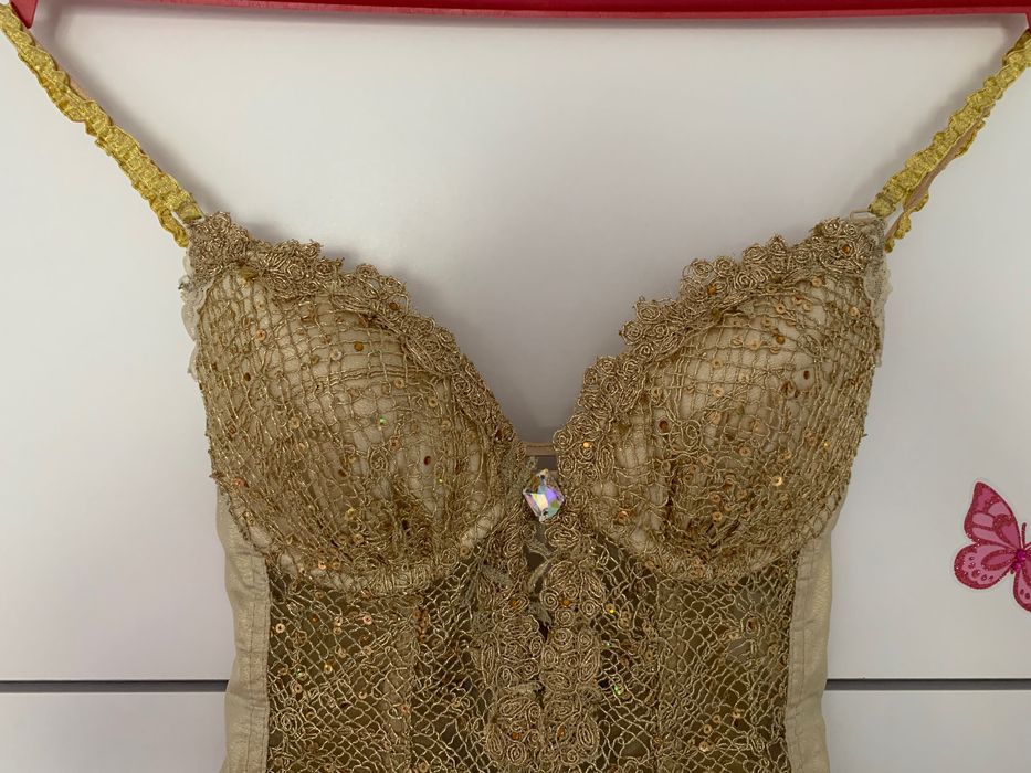 Продавам ефектна бутикова бална рокля